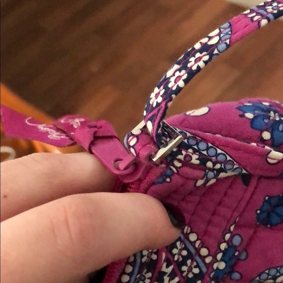 Small Vera Bradley purse - Picture 4 of 4